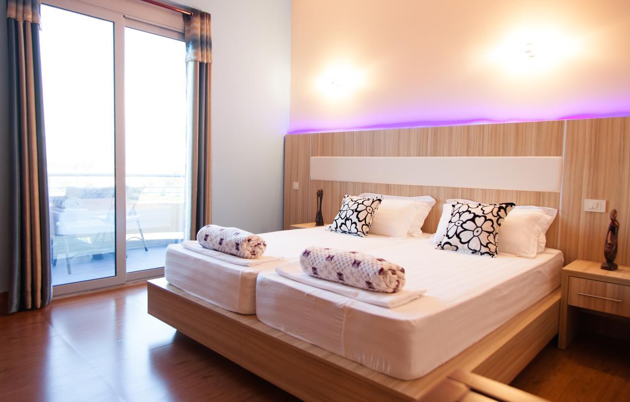 Hotel Blue Moon Улцин Екстериор снимка