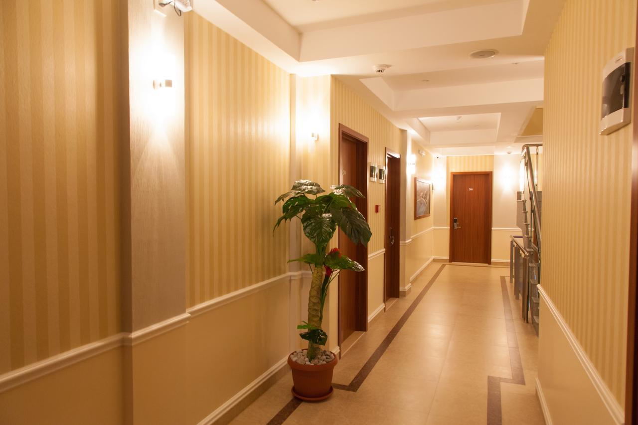 Hotel Blue Moon Улцин Екстериор снимка