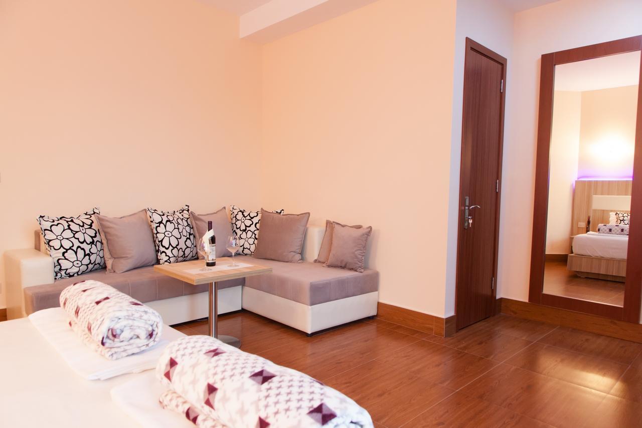 Hotel Blue Moon Улцин Екстериор снимка