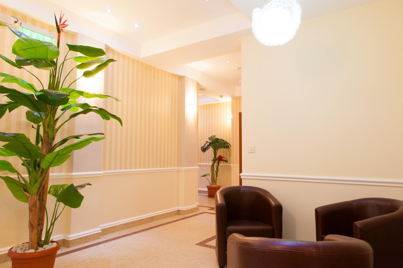 Hotel Blue Moon Улцин Екстериор снимка
