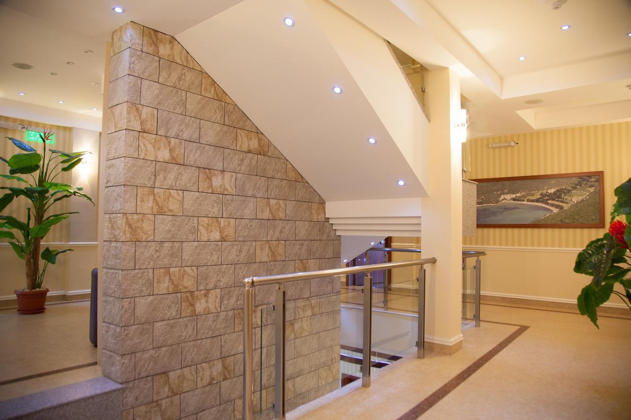 Hotel Blue Moon Улцин Екстериор снимка