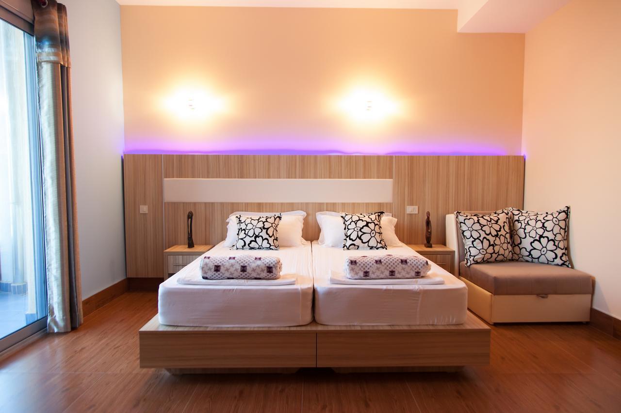 Hotel Blue Moon Улцин Екстериор снимка
